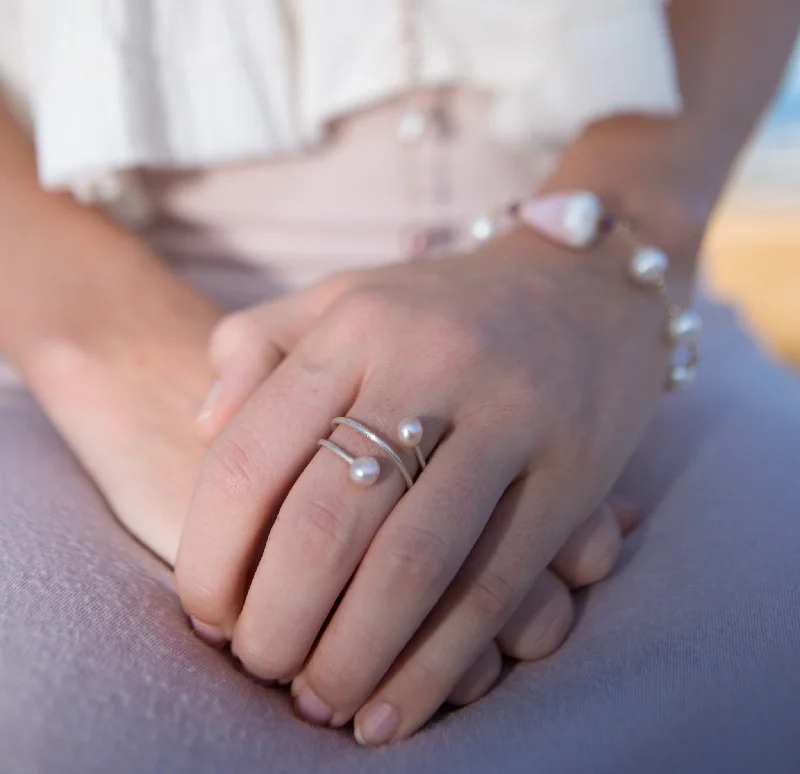 women's rings with twisted metal -Silver 'Oni Pearl Ring