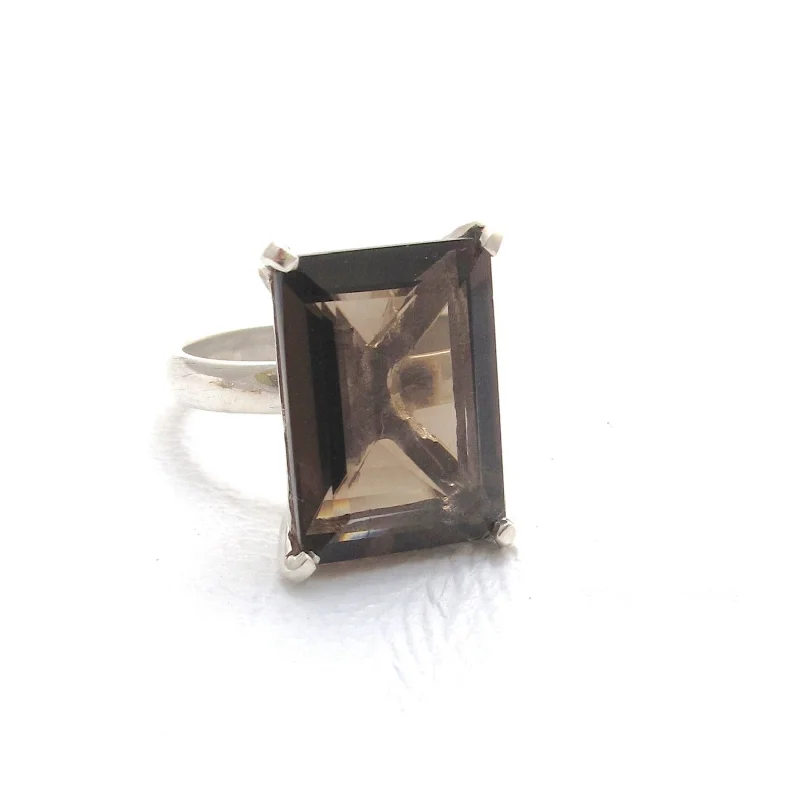 women's rings with stackable design -Lucent Smoky Quartz Ring