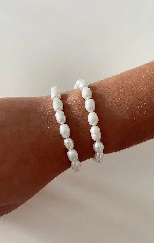 women's bracelets with chic design -ALV Jewels Arielle Pearl Bracelet ~ Ivory