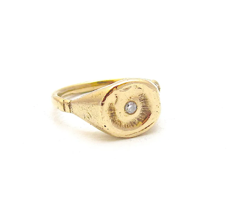 women's rings with floral side accents -Fossil Signet Ring