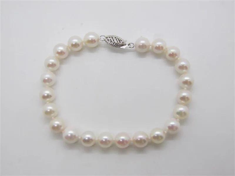 women's bracelets with adjustable clasp -Pearl Bracelet