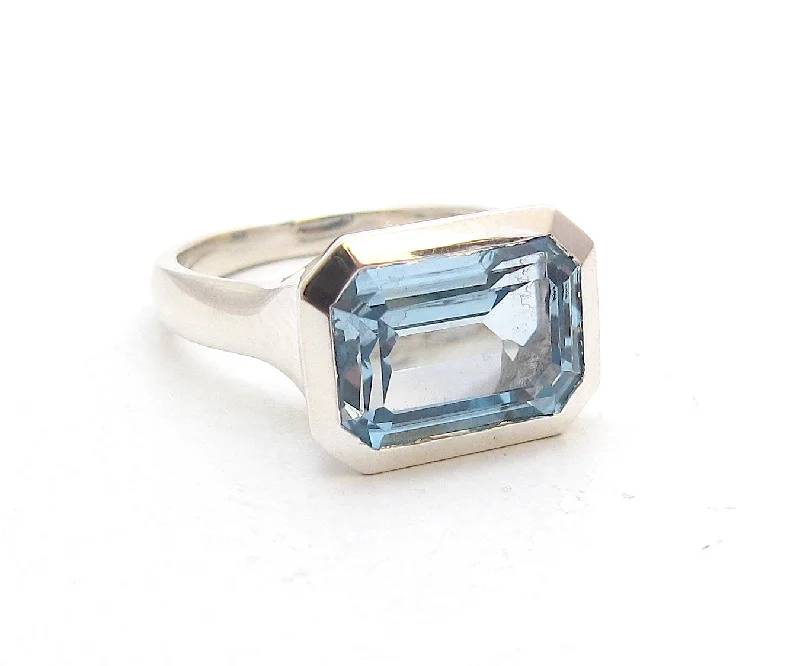 women's rings with elegant design -Deco Blue Topaz Ring