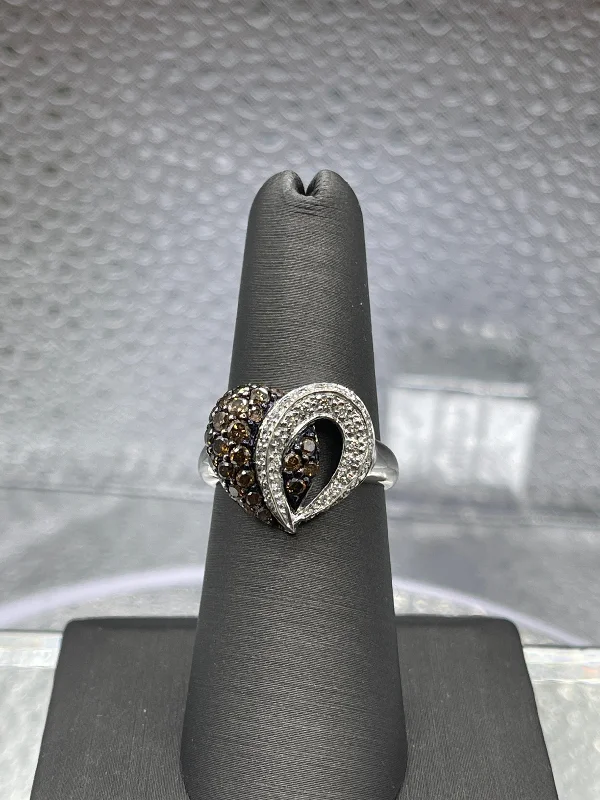 women's engagement rings with custom-designed setting -Ladies 18 Karat White Gold Chocolate & White Diamond Heart Ring