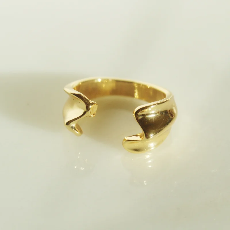 women's rings diamond -Gold Claw Ring