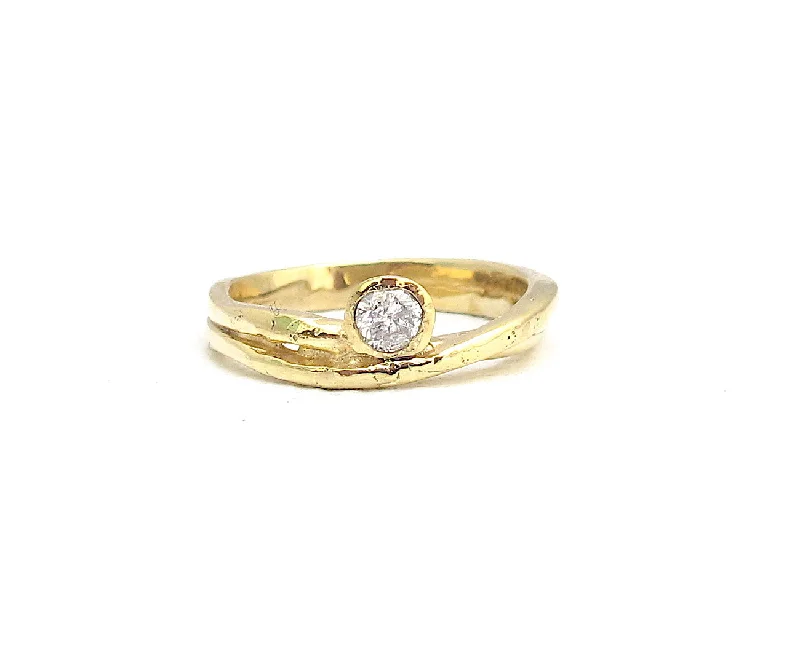 women's rings with chic design -Fragment Solitaire Ring