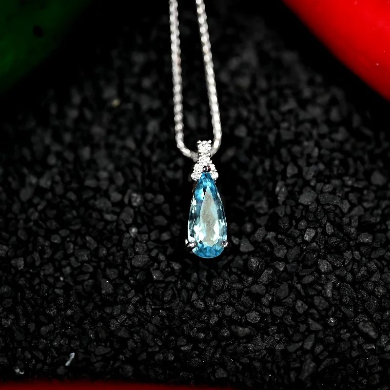 women's necklaces with twist design -1.58CT Custom 18k Aquamarine Pendant