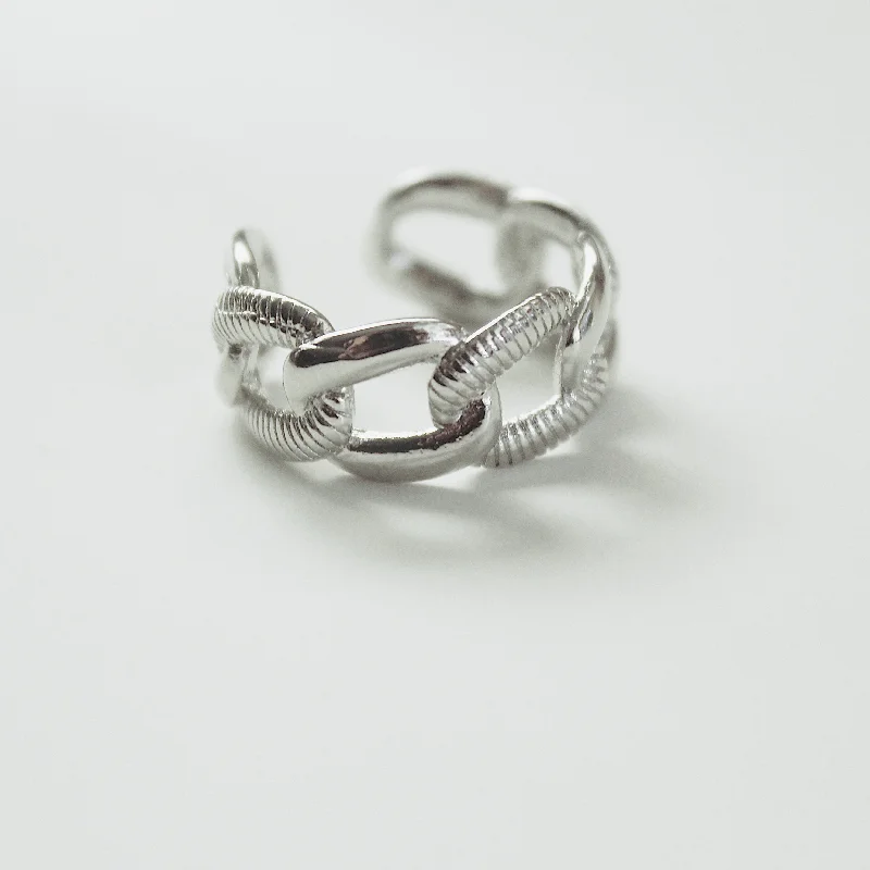 women's rings with playful design -XL Textured Chain Ring